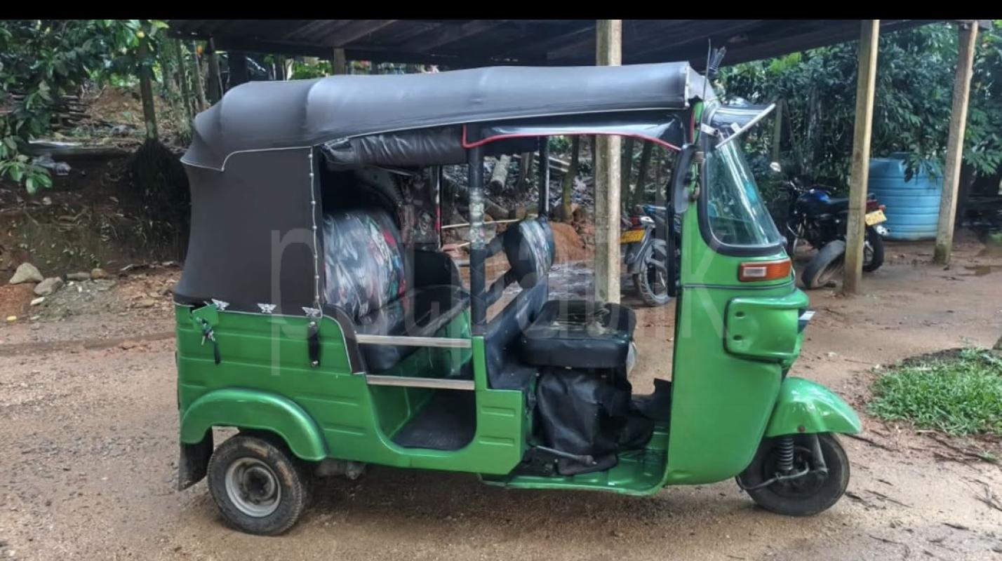 Bajaj Three Wheel 2013 - பயன்படுத்தப்பட்டது முச்சக்கர வண்டி sale in Sri Lanka - patpat.lk
