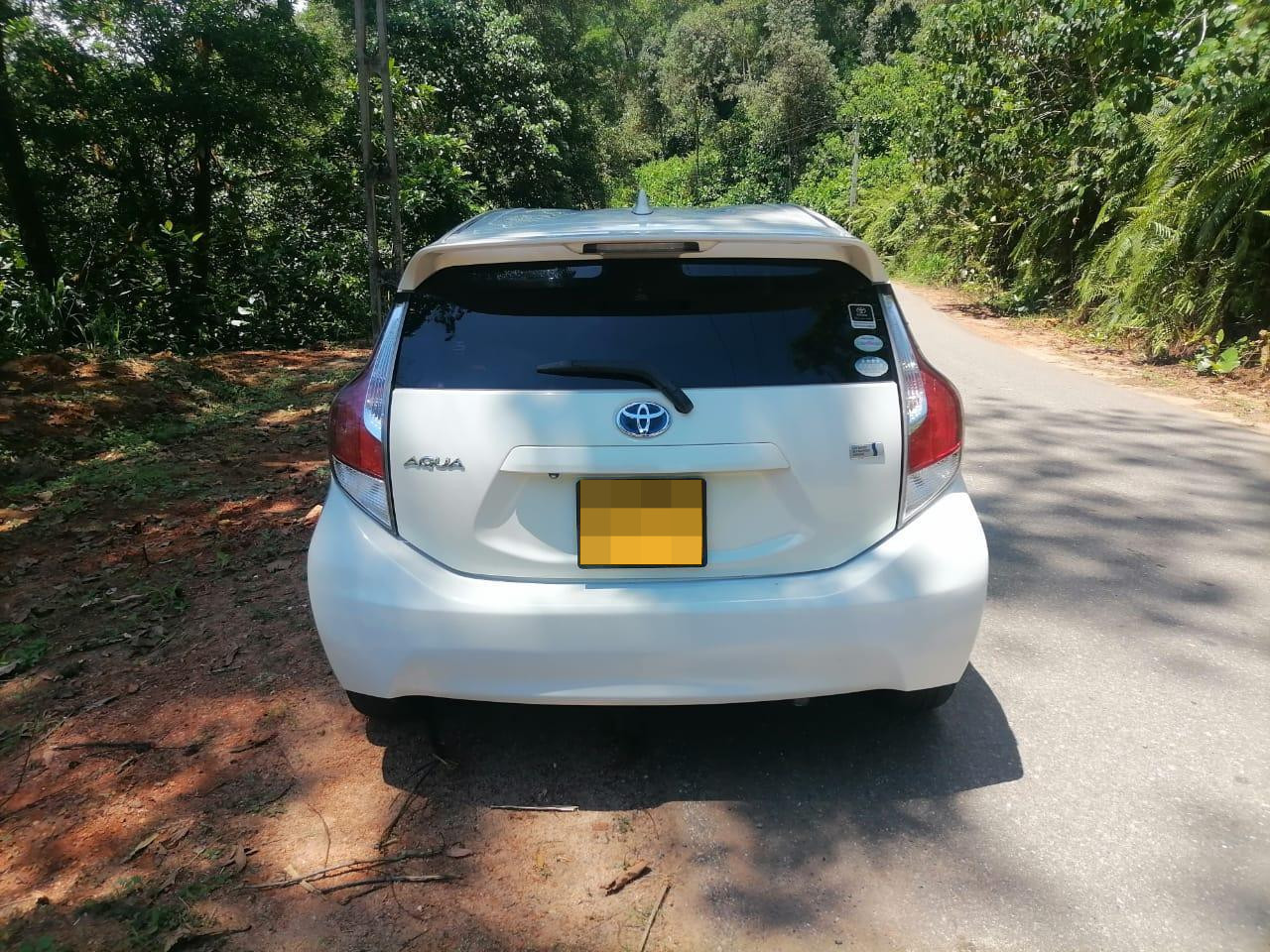 Toyota Aqua 2015 - භාවිතා කරන ලද කාර් sale in Sri Lanka - patpat.lk