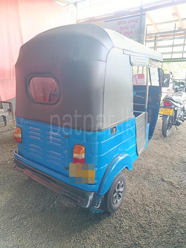 Bajaj 2 stroke 2006 - பயன்படுத்தப்பட்டது முச்சக்கர வண்டி sale in Sri Lanka - patpat.lk