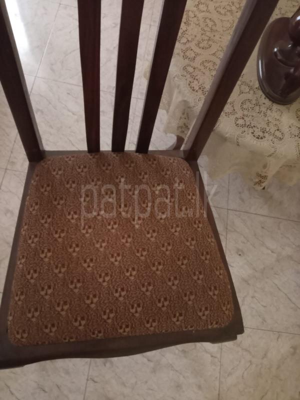 අලංකාර ලී පුටු 6 ක කට්ටලයක් ads-image-1