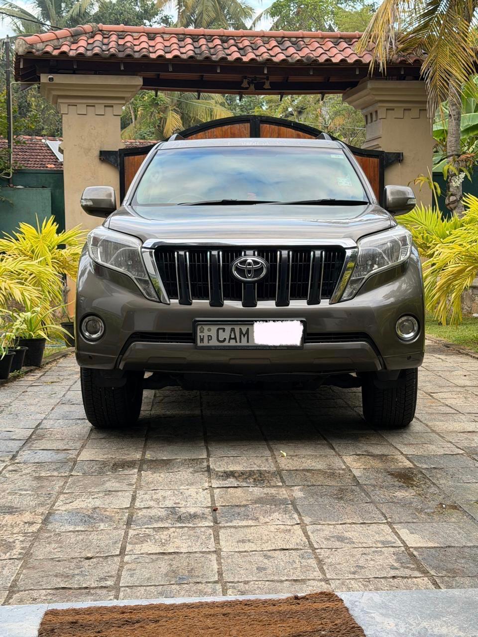 Toyota Land Cruiser Prado 2015 ads-image-1