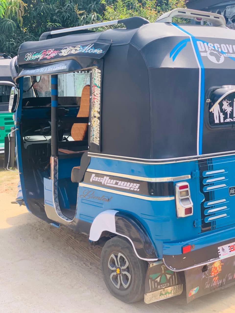 Bajaj Three Wheel 2015 - Reconditioned Three wheeler sale in Sri Lanka - patpat.lk