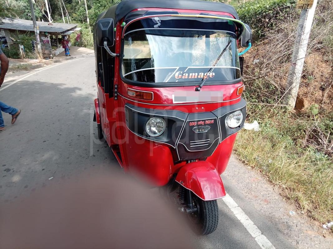 Bajaj 4 stroke 2022 - பயன்படுத்தப்பட்டது முச்சக்கர வண்டி sale in Sri Lanka - patpat.lk