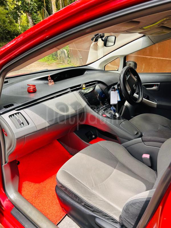 Toyota Prius 2011 - பயன்படுத்தப்பட்டது கார் sale in Sri Lanka - patpat.lk
