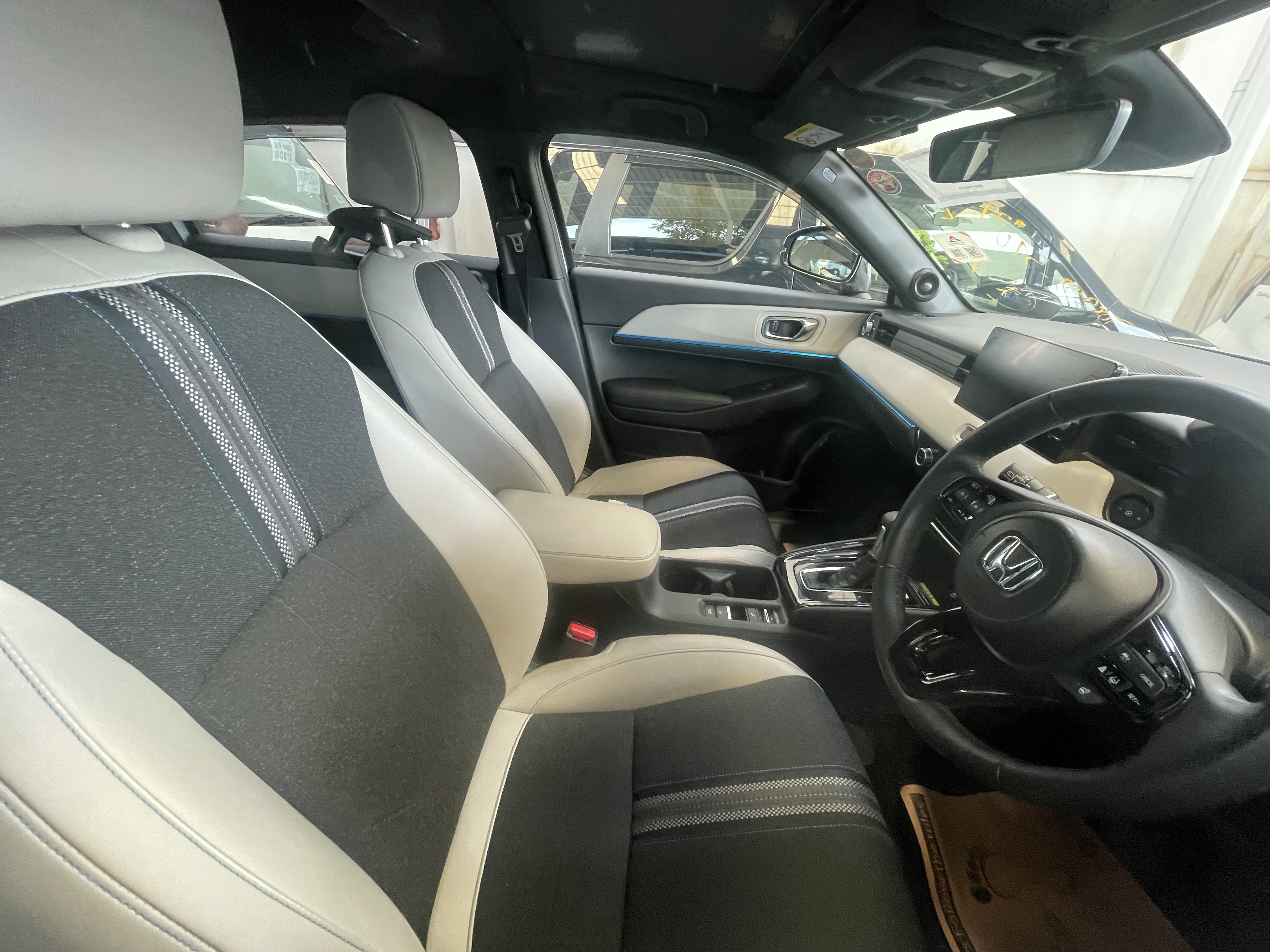Honda Vezel 2024 - Reconditioned SUV sale in Sri Lanka - patpat.lk