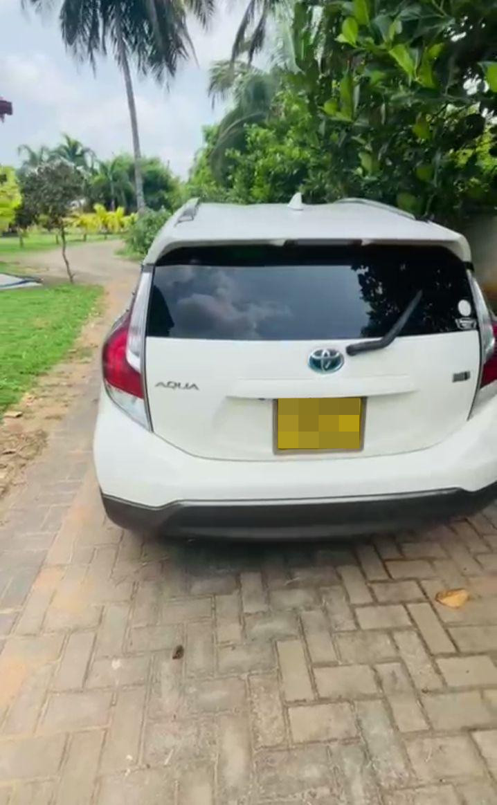 Toyota Aqua 2015 - பயன்படுத்தப்பட்டது கார் sale in Sri Lanka - patpat.lk
