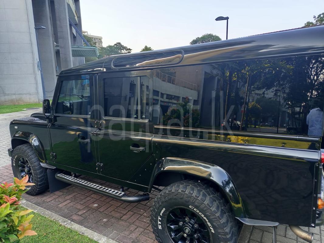Land Rover Defender 1979 - பயன்படுத்தப்பட்டது SUV sale in Sri Lanka - patpat.lk