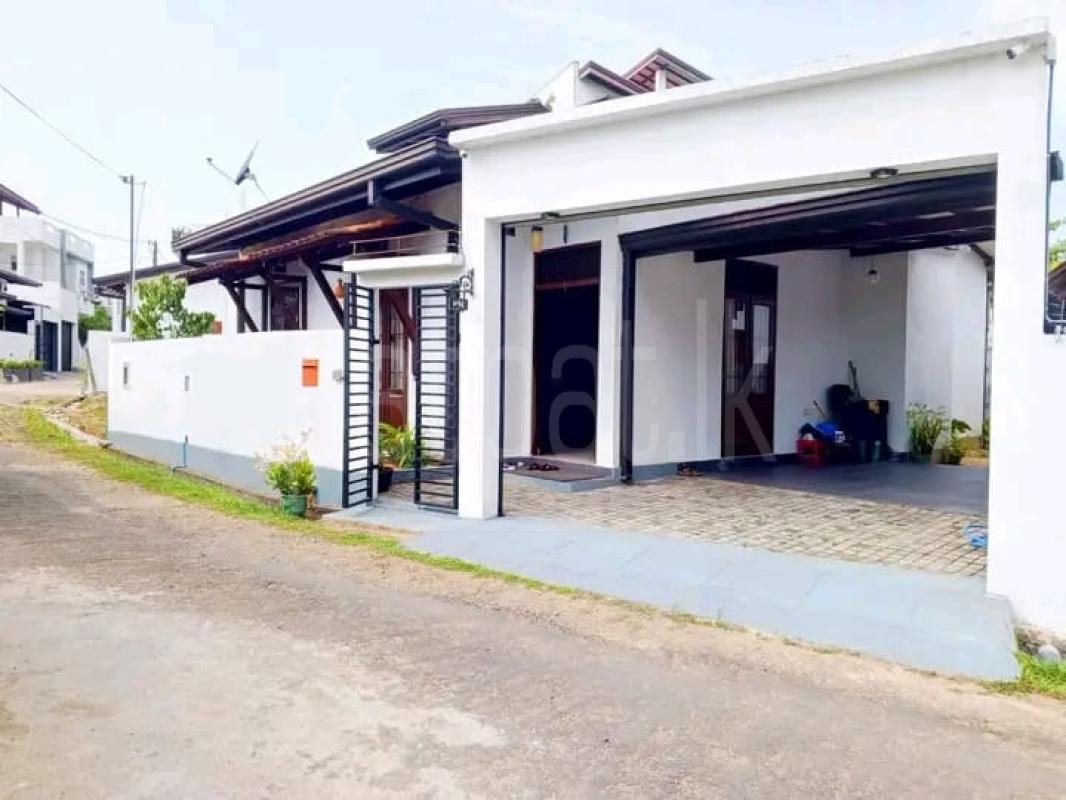 House for Sale in Athurugiriya