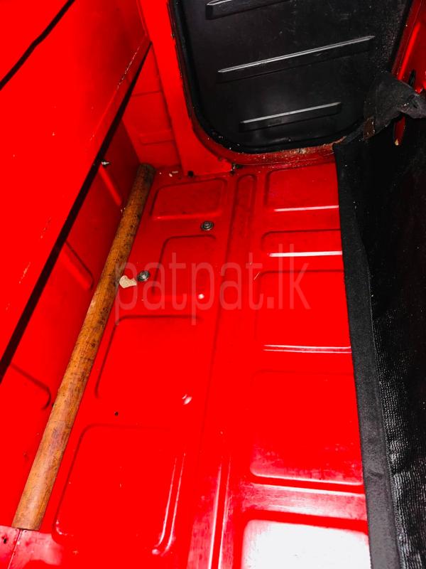 Bajaj Three Wheel 2006 - பயன்படுத்தப்பட்டது முச்சக்கர வண்டி sale in Sri Lanka - patpat.lk