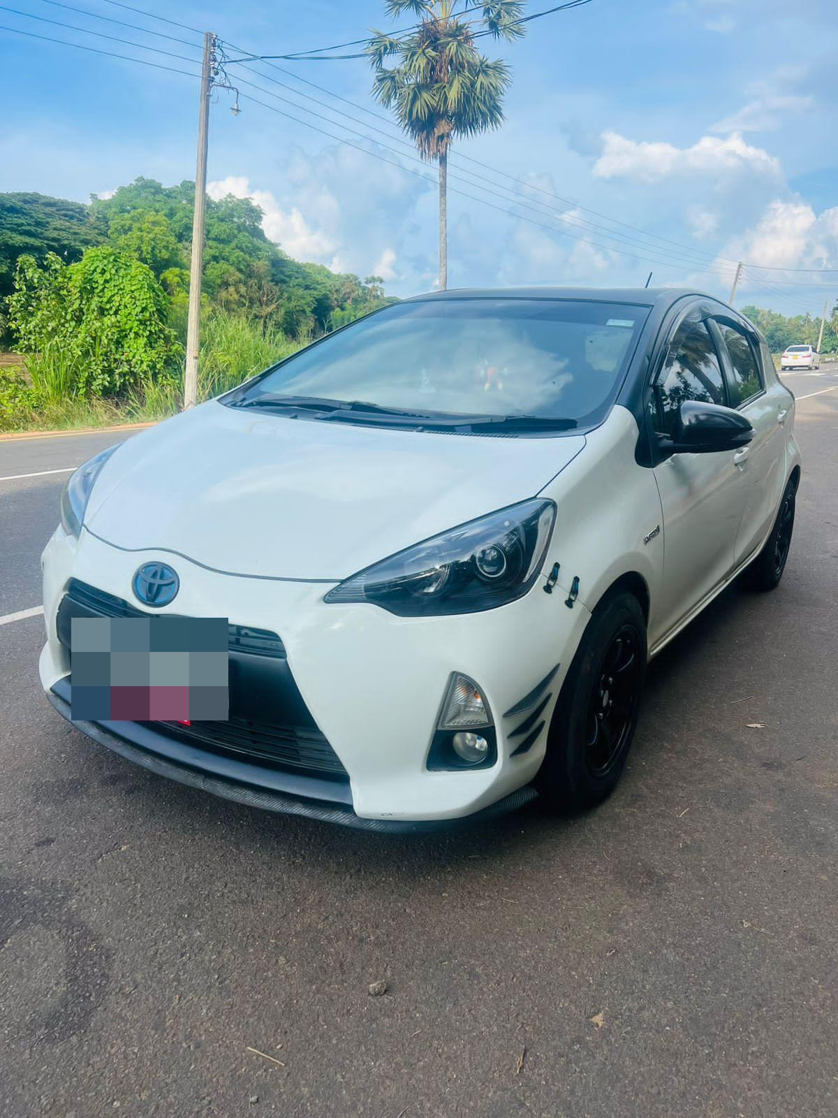 Toyota Aqua 2013 - பயன்படுத்தப்பட்டது கார் sale in Sri Lanka - patpat.lk