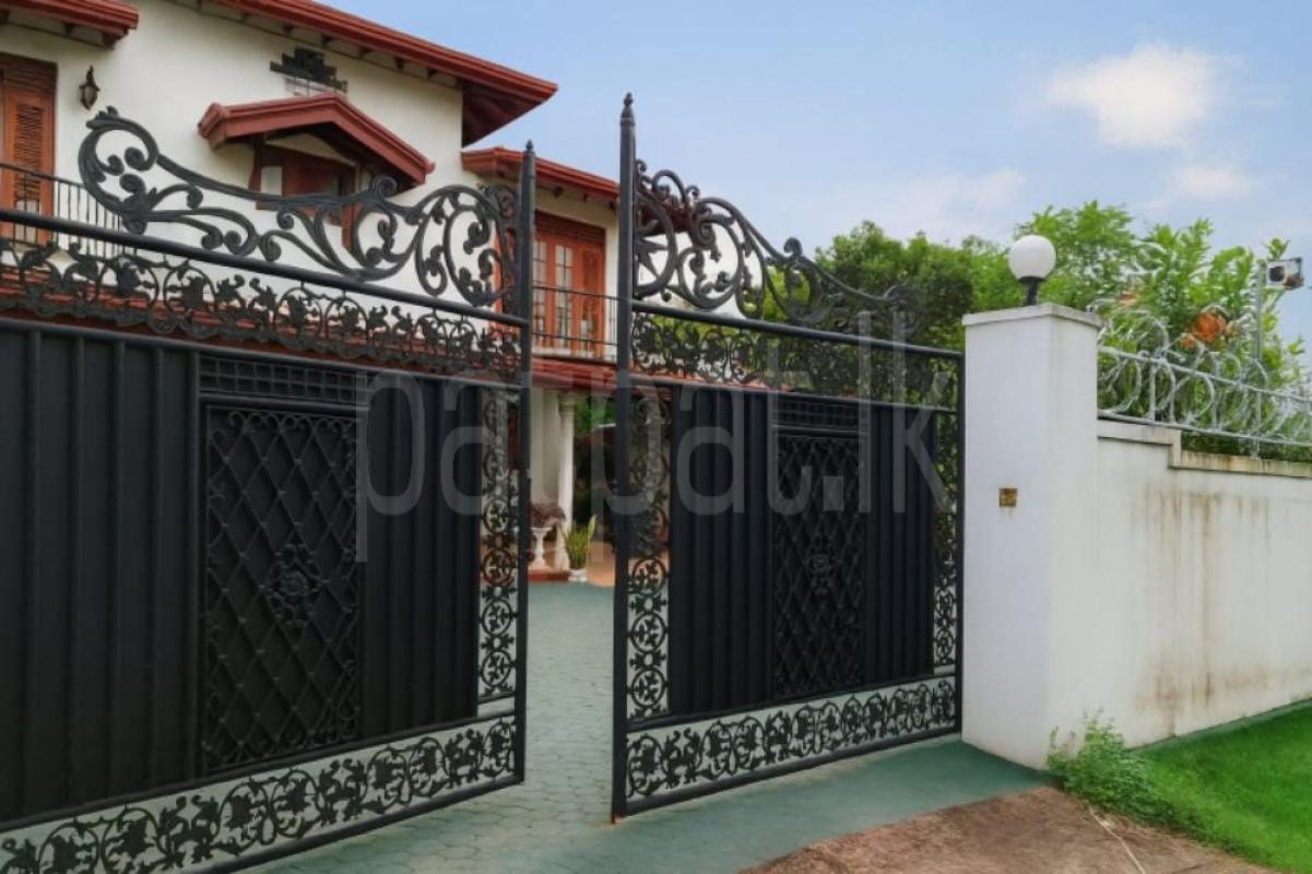 Advertisement image 4