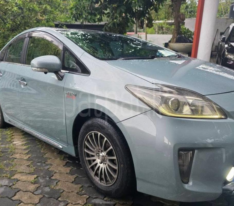 Toyota Prius 2013 - Used Car sale in Sri Lanka - patpat.lk