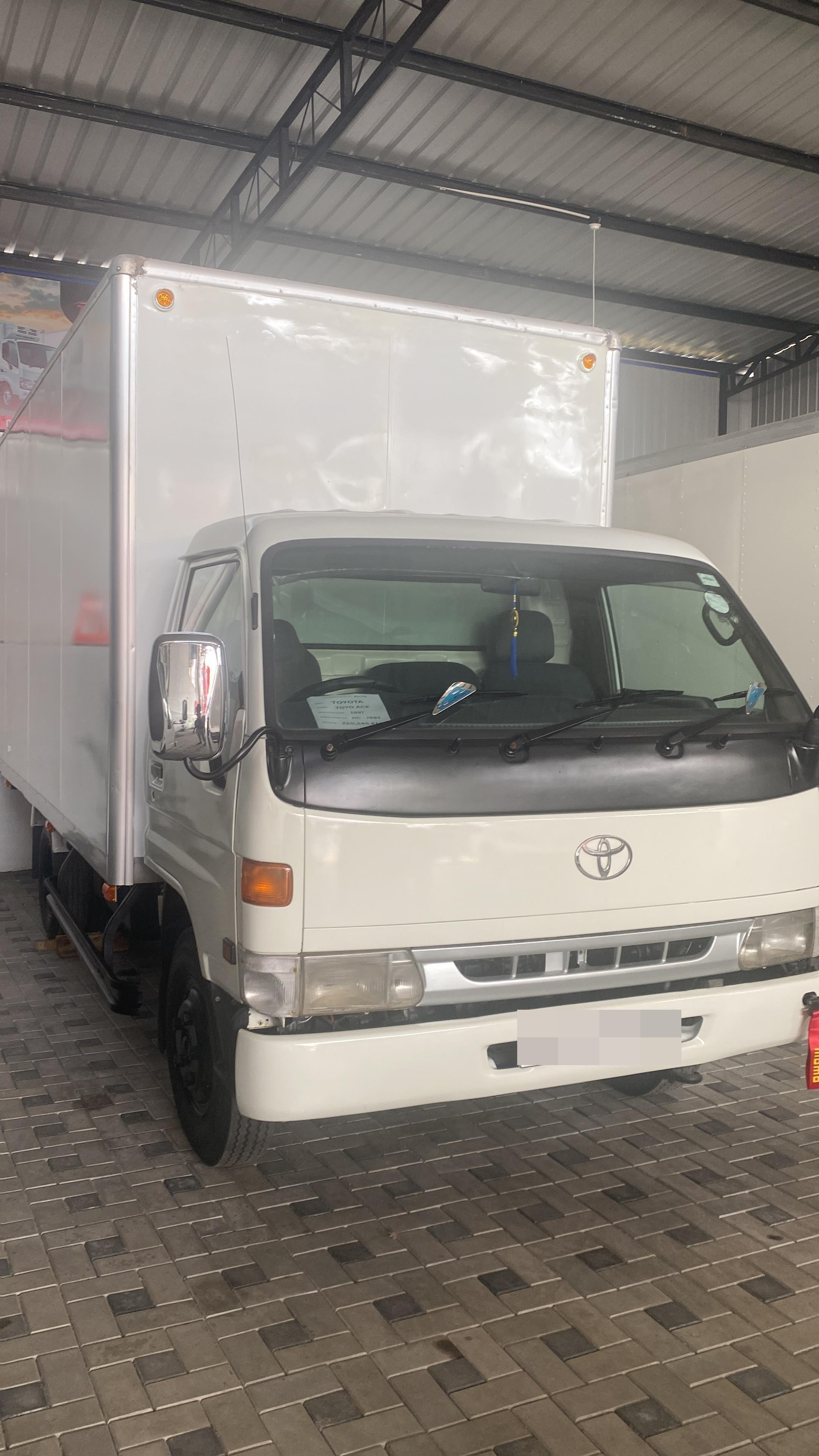 Toyota Dyna 1990 - பயன்படுத்தப்பட்டது டிரக் sale in Sri Lanka - patpat.lk
