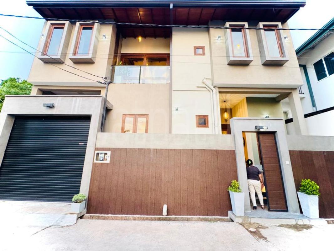House for Sale in Talawatugoda