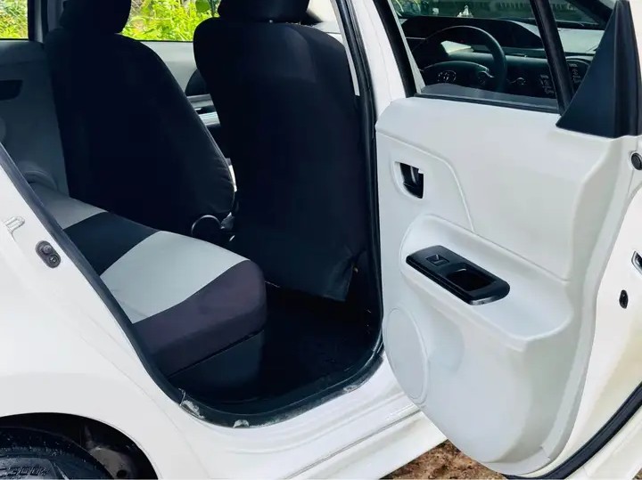 Toyota Aqua 2012 - பயன்படுத்தப்பட்டது கார் sale in Sri Lanka - patpat.lk