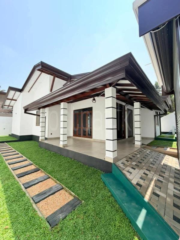 House for Sale in Athurugiriya