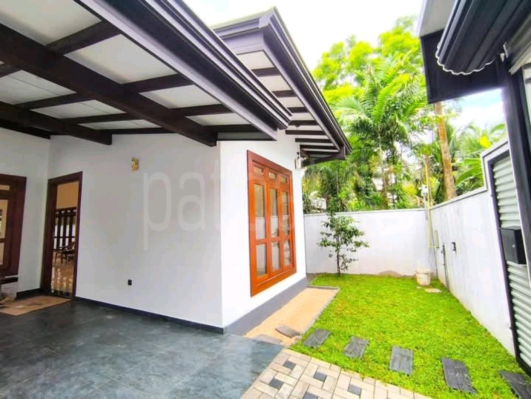House for Sale in Athurugiriya