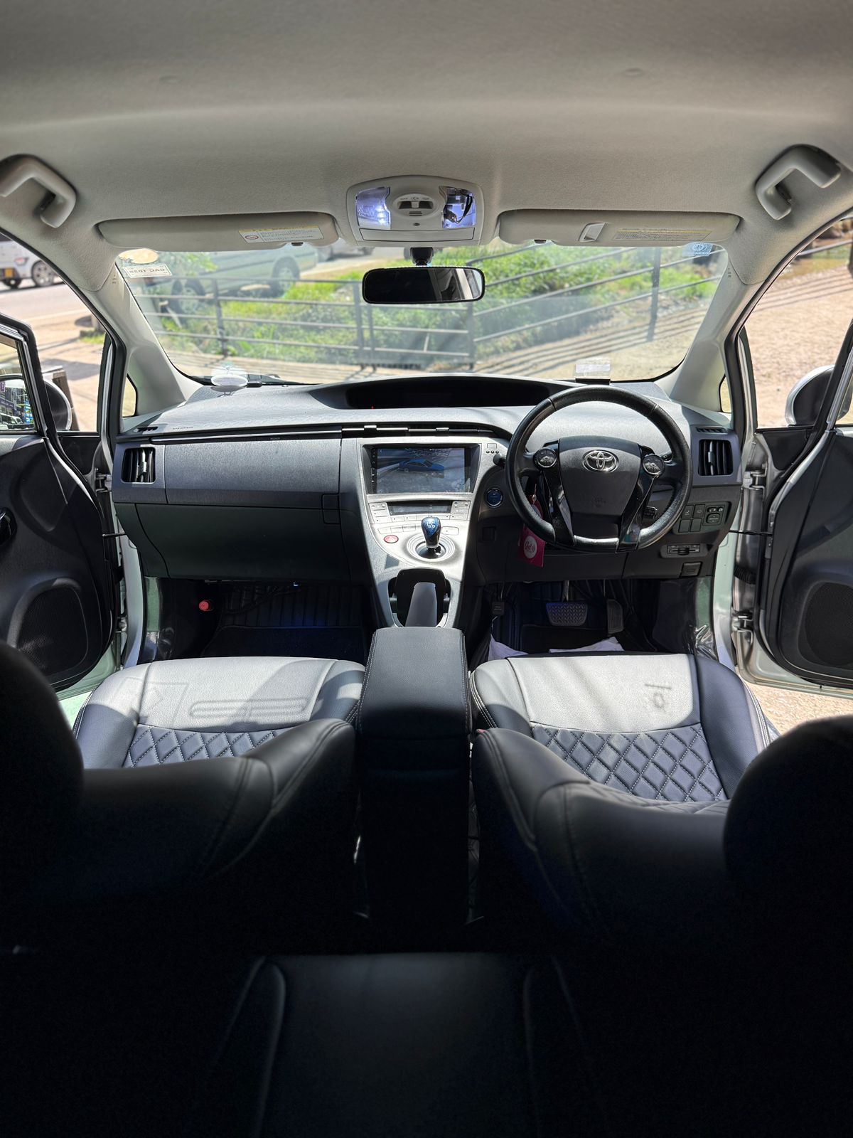 Toyota Prius 2012 - Used Car sale in Sri Lanka - patpat.lk