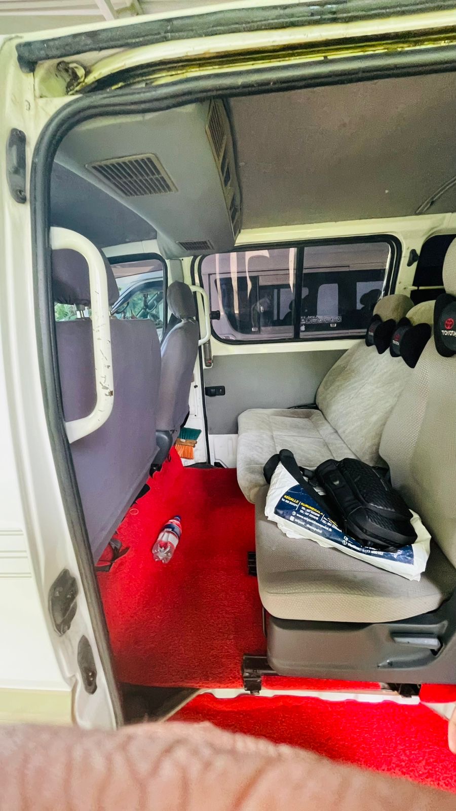 Toyota Hiace 1999 - பயன்படுத்தப்பட்டது வேன் sale in Sri Lanka - patpat.lk