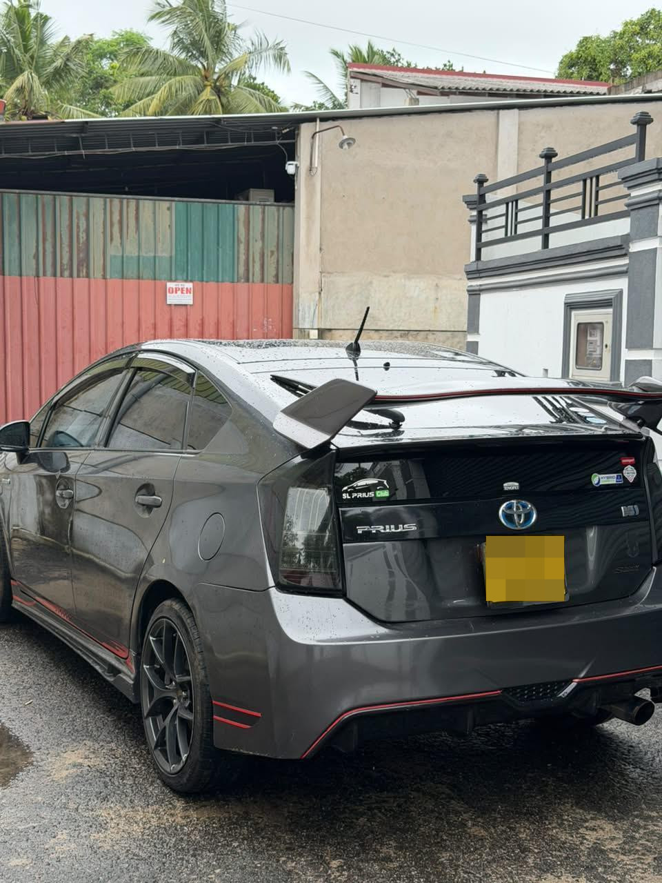 Toyota Prius 2011 - பயன்படுத்தப்பட்டது கார் sale in Sri Lanka - patpat.lk