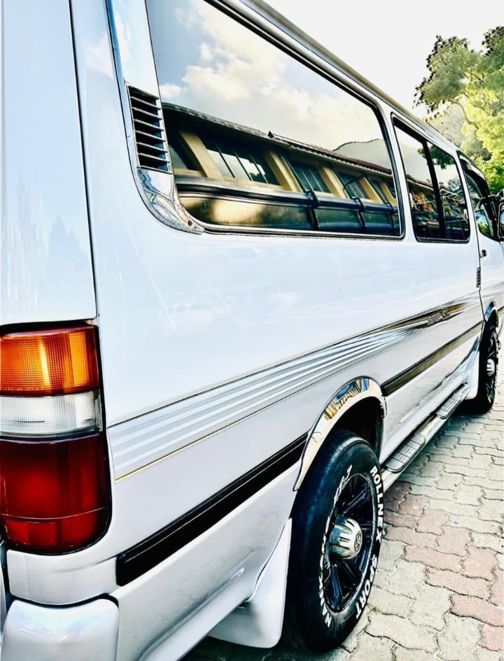 Toyota LH113 2000 - பயன்படுத்தப்பட்டது வேன் sale in Sri Lanka - patpat.lk