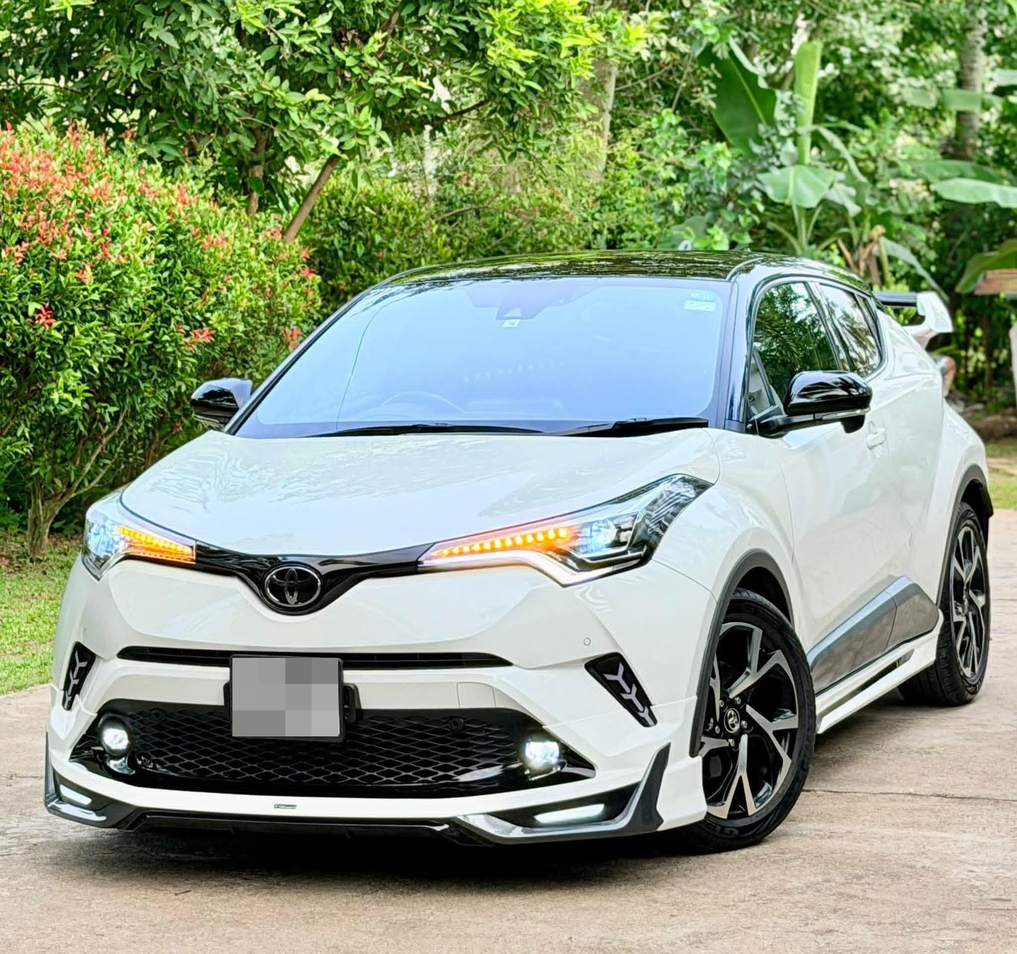 Toyota CHR 2018 - භාවිතා කරන ලද SUV රථය sale in Sri Lanka - patpat.lk