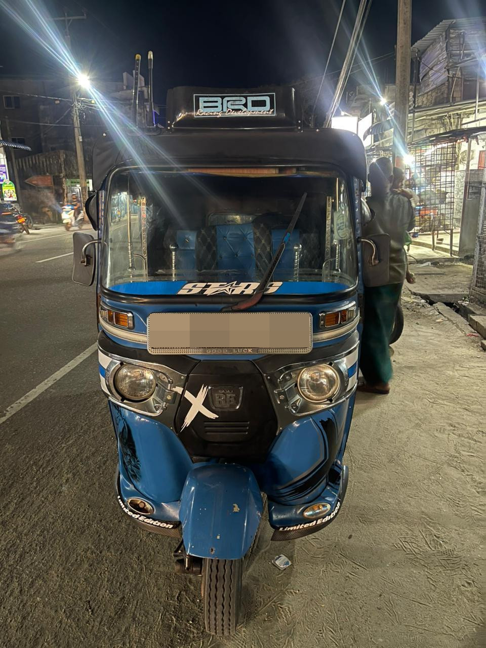 Bajaj Three Wheel 2013 ads-image-1