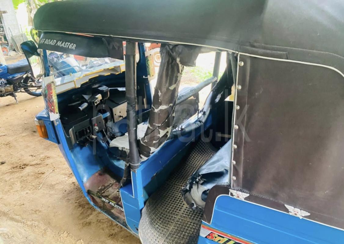 Bajaj 4 stroke 2012 - பயன்படுத்தப்பட்டது முச்சக்கர வண்டி sale in Sri Lanka - patpat.lk