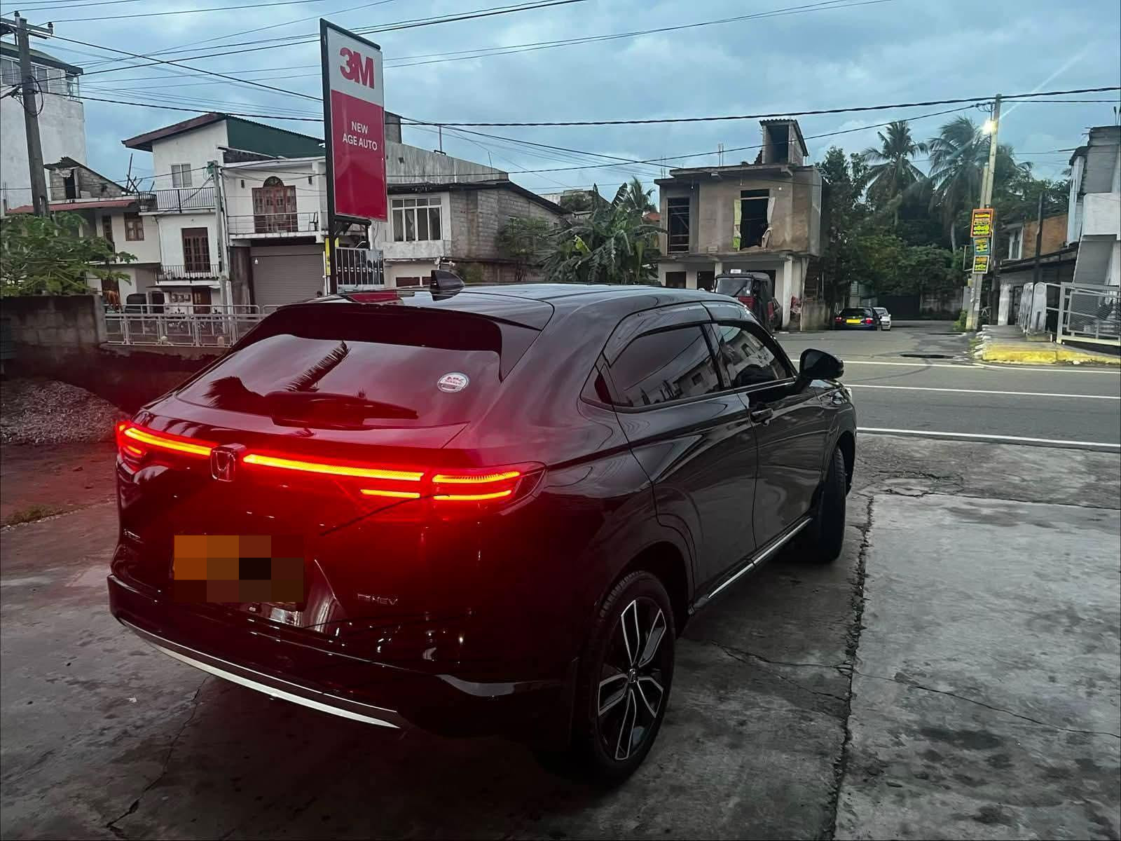 Honda Vezel 2025 - பயன்படுத்தப்பட்டது SUV sale in Sri Lanka - patpat.lk