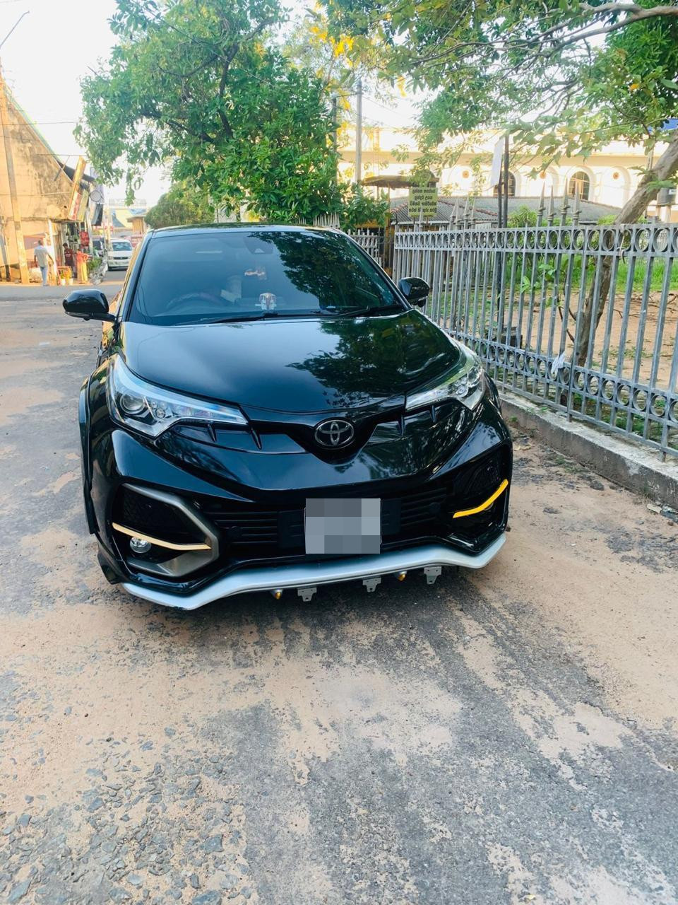 Toyota CHR 2018 - Used SUV sale in Sri Lanka - patpat.lk