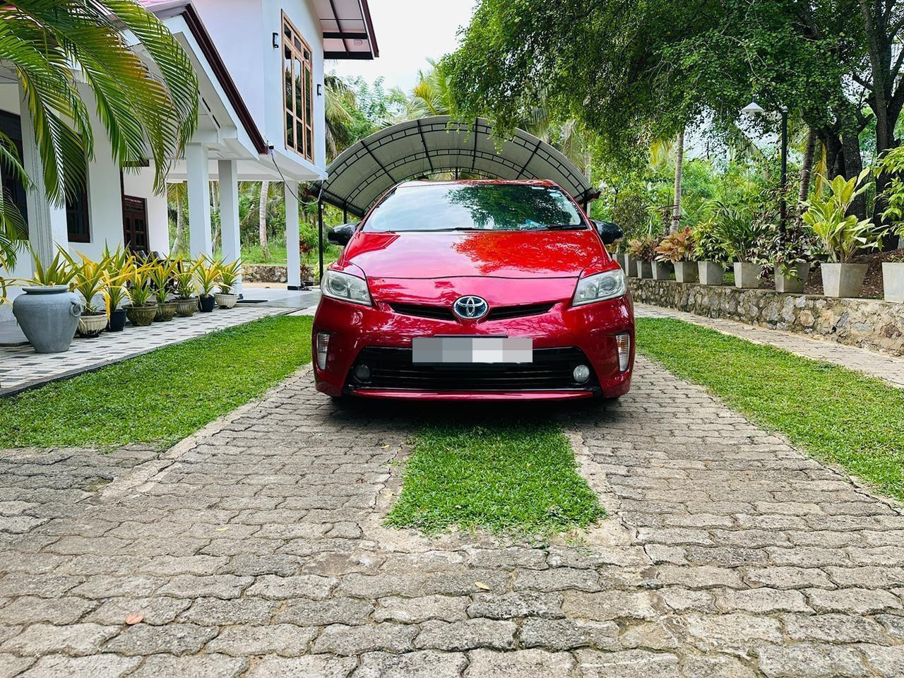 Toyota Prius 2013 - பயன்படுத்தப்பட்டது கார் sale in Sri Lanka - patpat.lk