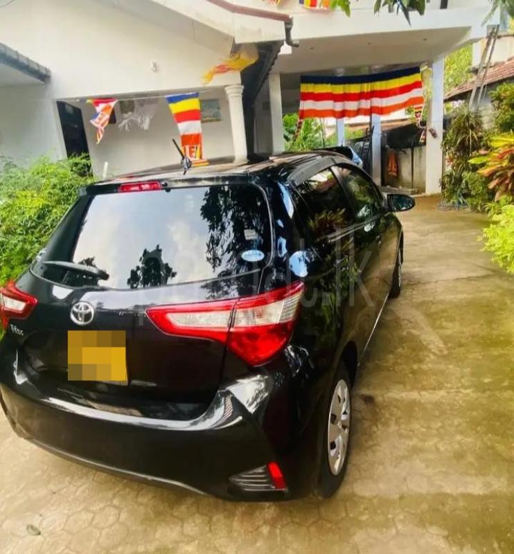 Toyota Vitz 2017 - பயன்படுத்தப்பட்டது கார் sale in Sri Lanka - patpat.lk