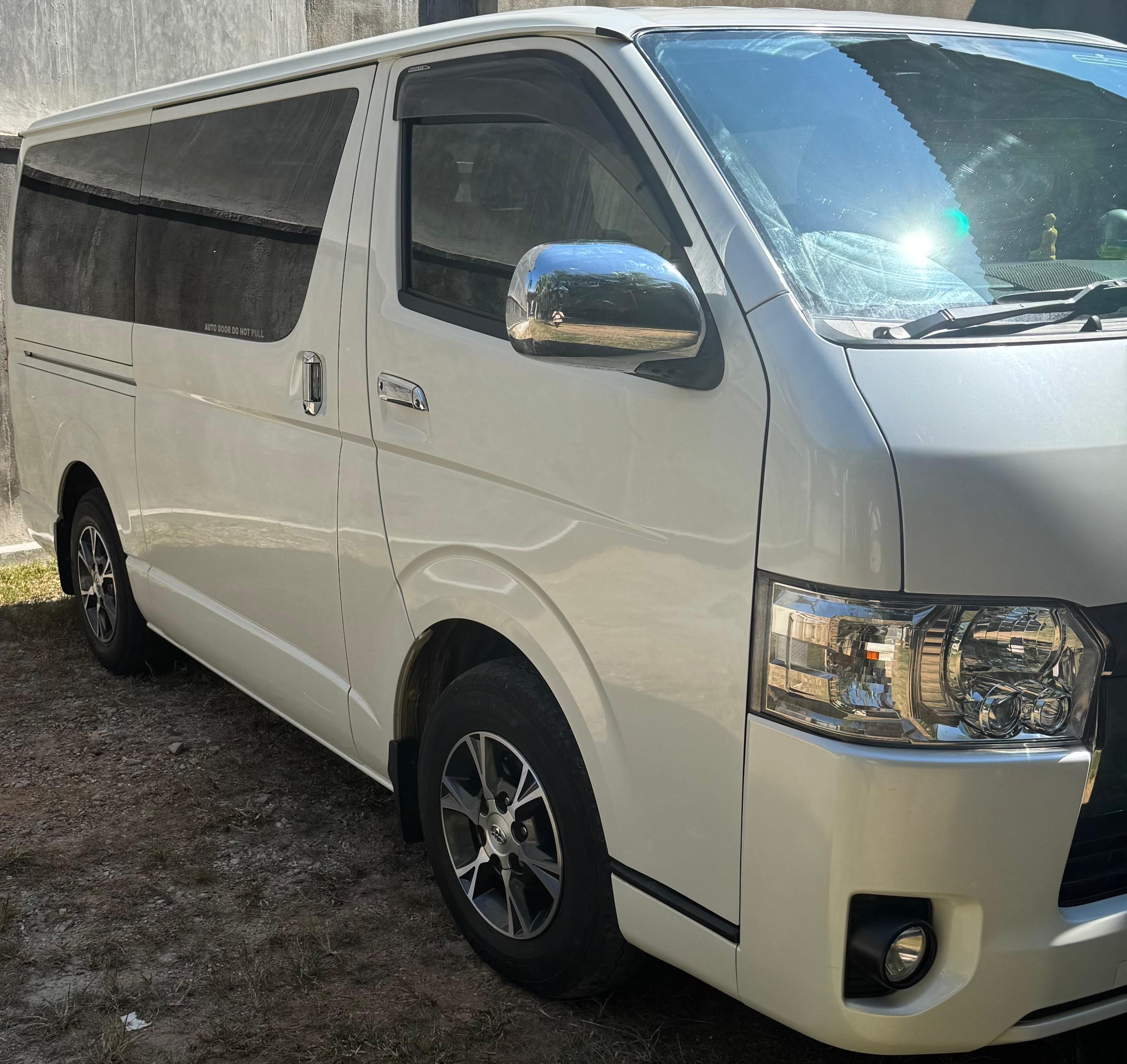 Toyota Hiace 2017 - Used Van sale in Sri Lanka - patpat.lk