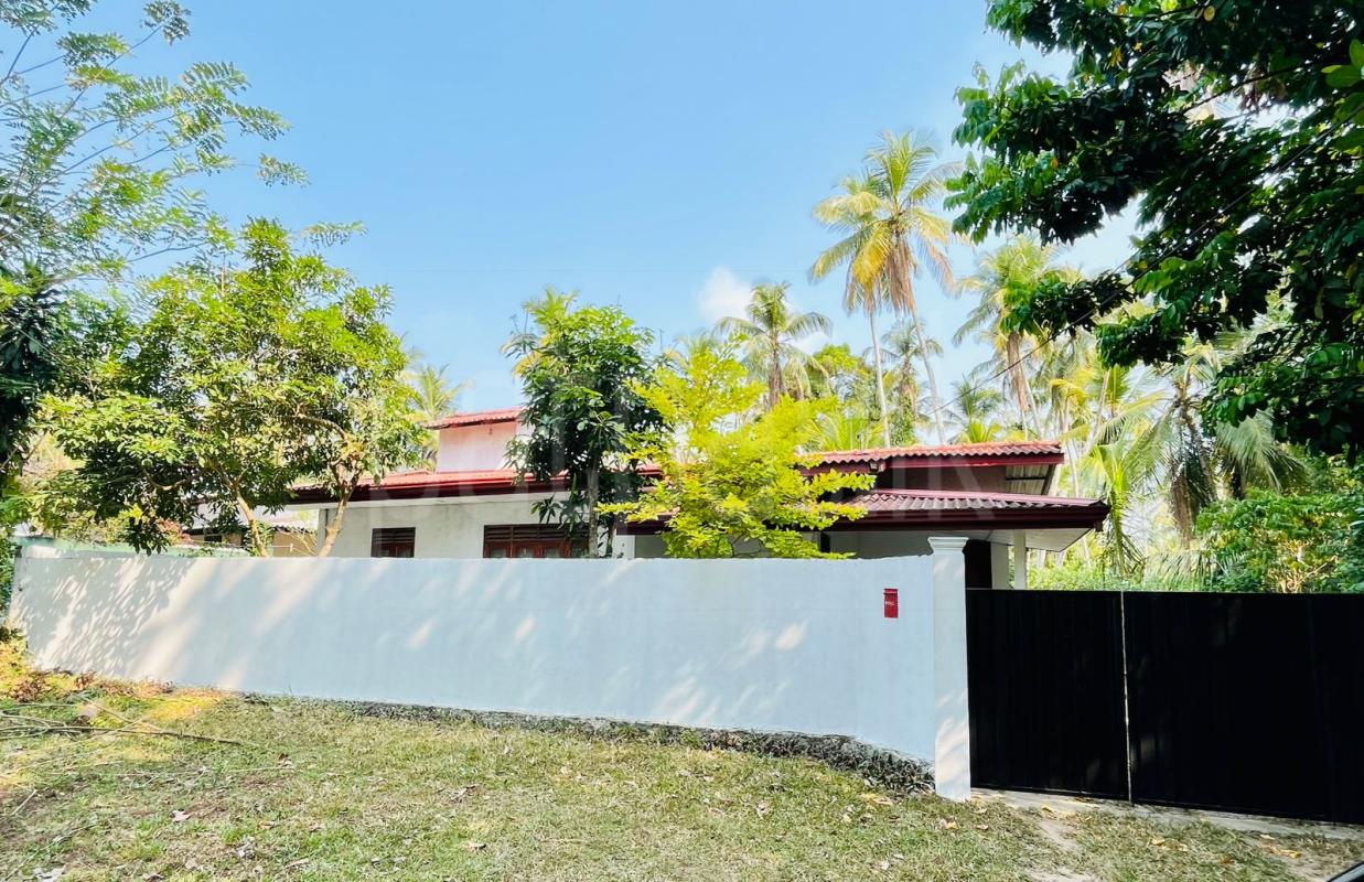 House for Sale in Polgasowita ads-image-1