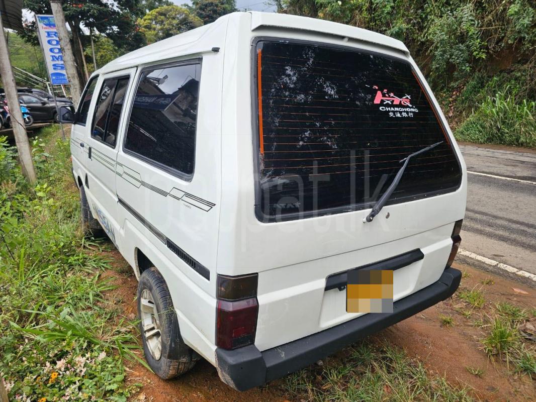 Nissan Largo 1996 - பயன்படுத்தப்பட்டது வேன் sale in Sri Lanka - patpat.lk