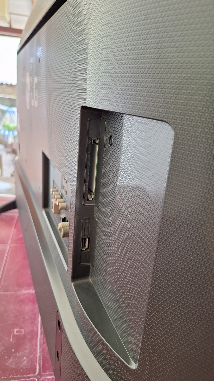 LG 43LH590V smart tv with webos