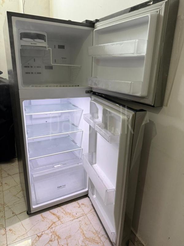 LG Refrigerator for Sale ads-image-1