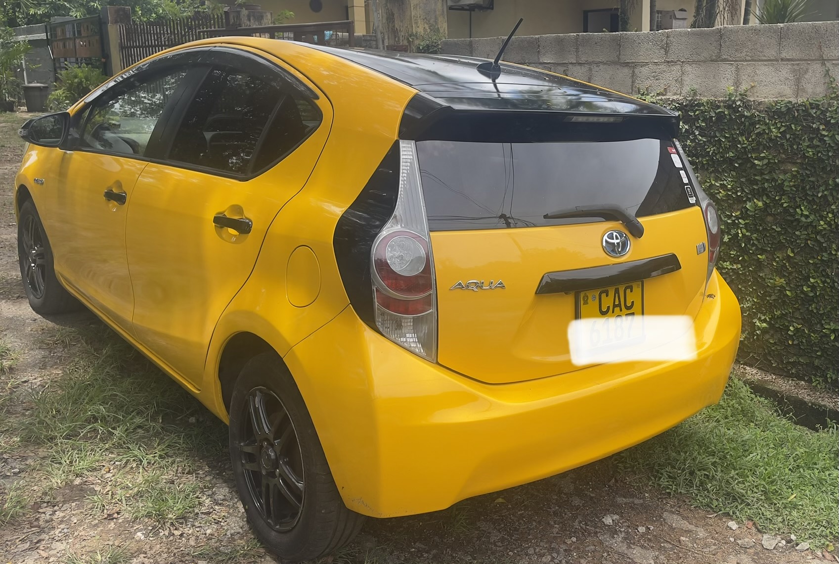 Toyota Aqua 2013 - பயன்படுத்தப்பட்டது கார் sale in Sri Lanka - patpat.lk