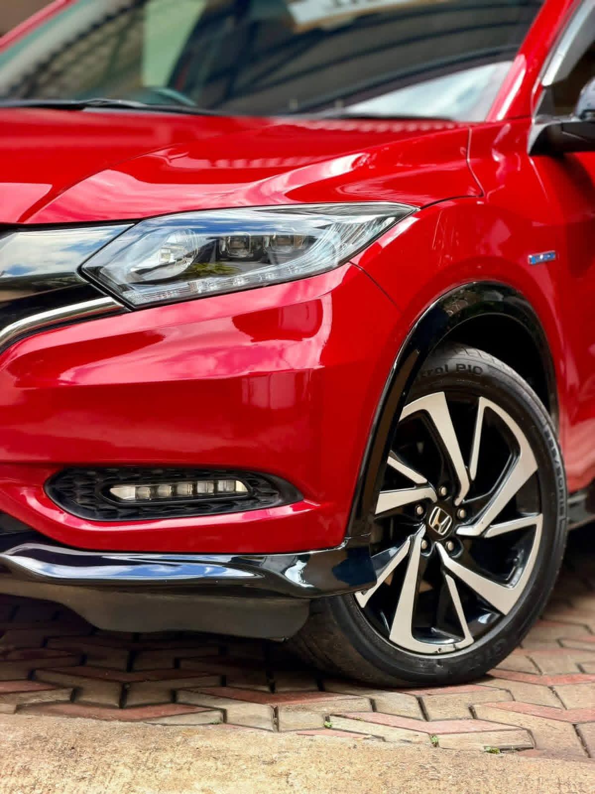Honda Vezel 2017 - பயன்படுத்தப்பட்டது SUV sale in Sri Lanka - patpat.lk