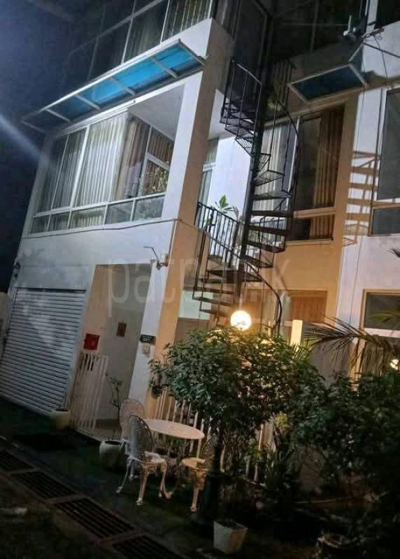 Semi Luxury Apartment for Sale in Homagama ads-image-1