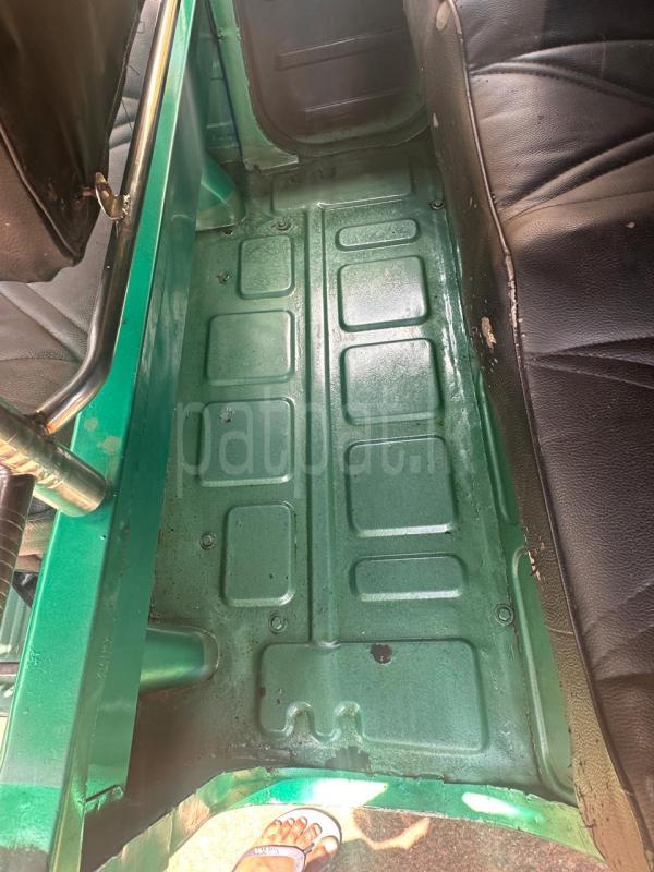 Bajaj Three Wheel 2011 - பயன்படுத்தப்பட்டது முச்சக்கர வண்டி sale in Sri Lanka - patpat.lk