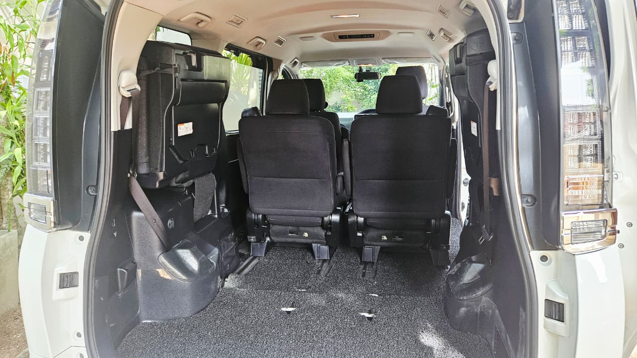Toyota Voxy 2014 - பயன்படுத்தப்பட்டது வேன் sale in Sri Lanka - patpat.lk