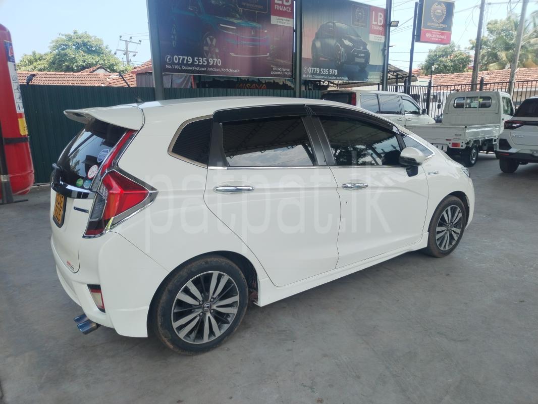 Honda Fit 2015 - பயன்படுத்தப்பட்டது கார் sale in Sri Lanka - patpat.lk