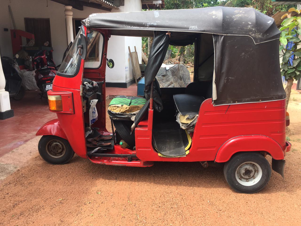 Bajaj Three Wheel 2012 - Used Three wheeler sale in Sri Lanka - patpat.lk