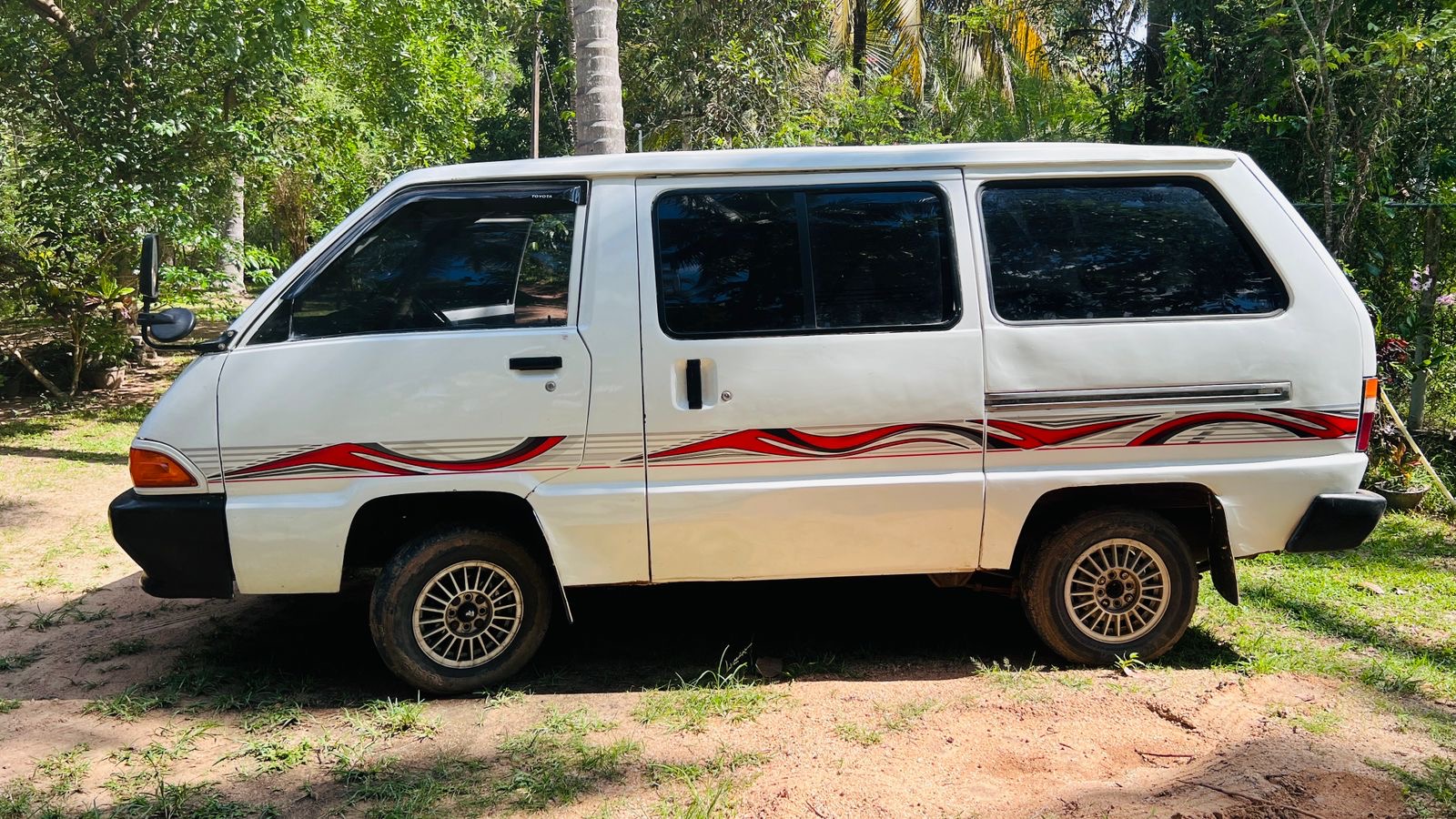Toyota TownAce 1989 - Used Van sale in Sri Lanka - patpat.lk