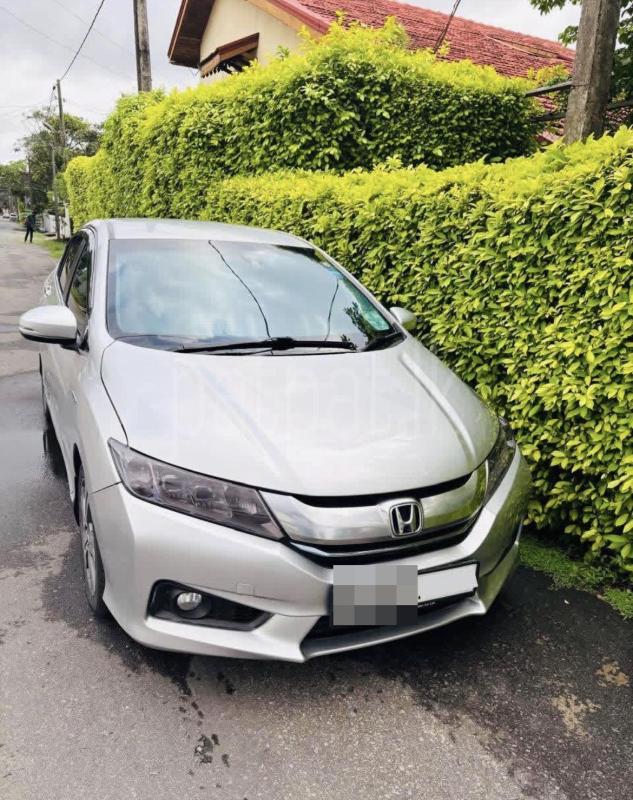 Honda Grace 2016 - பயன்படுத்தப்பட்டது கார் sale in Sri Lanka - patpat.lk