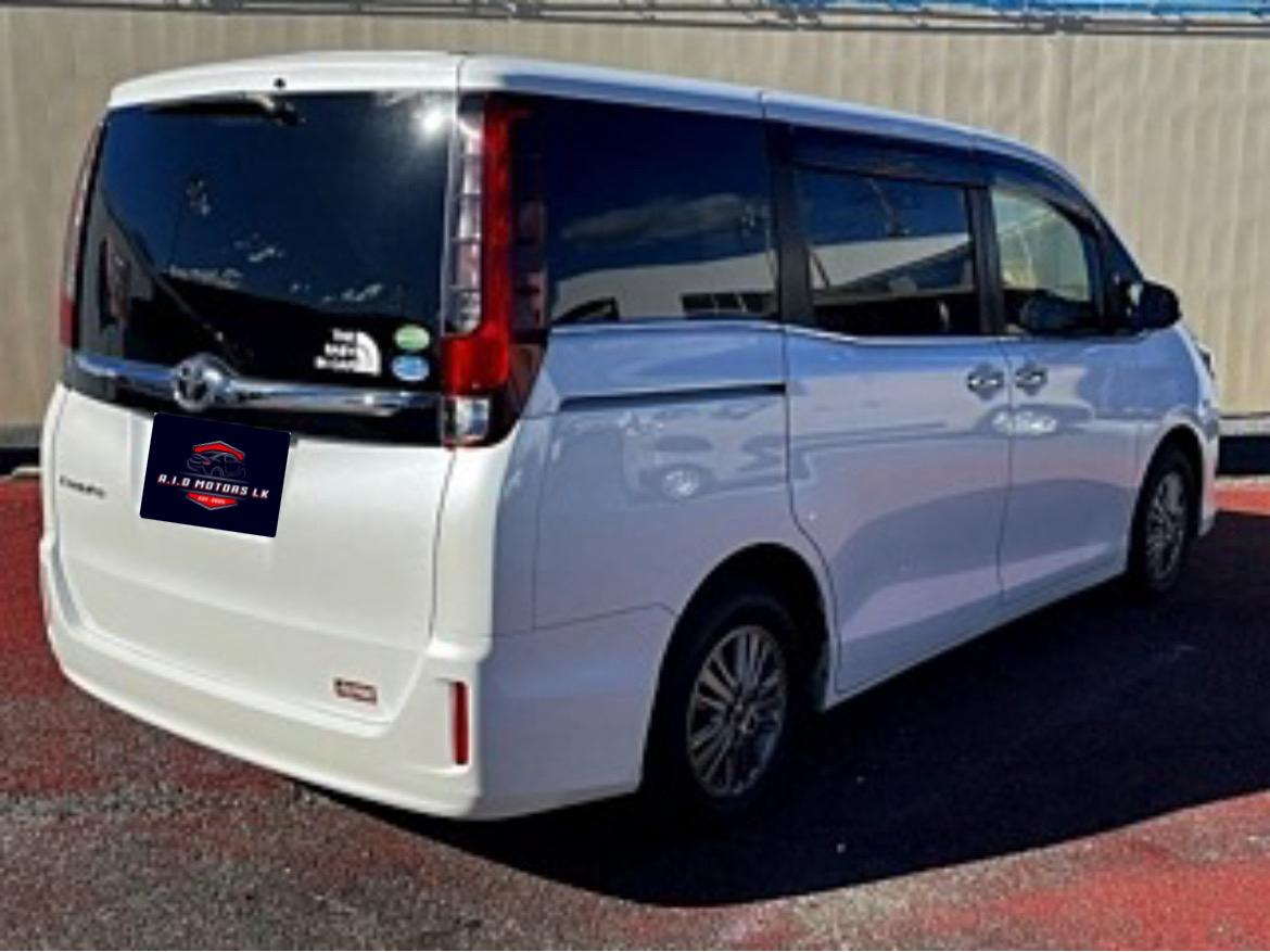 Toyota Voxy 2014 - භාවිතා කරන ලද වෑන් රථය sale in Sri Lanka - patpat.lk