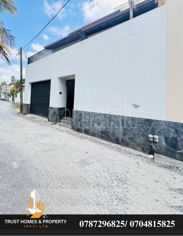 House for Sale in Boralesgamuwa ads-image-1