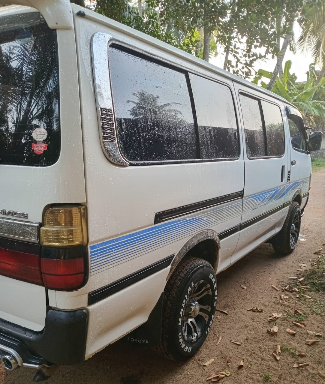 Toyota Hiace 1998 - Used Van sale in Sri Lanka - patpat.lk