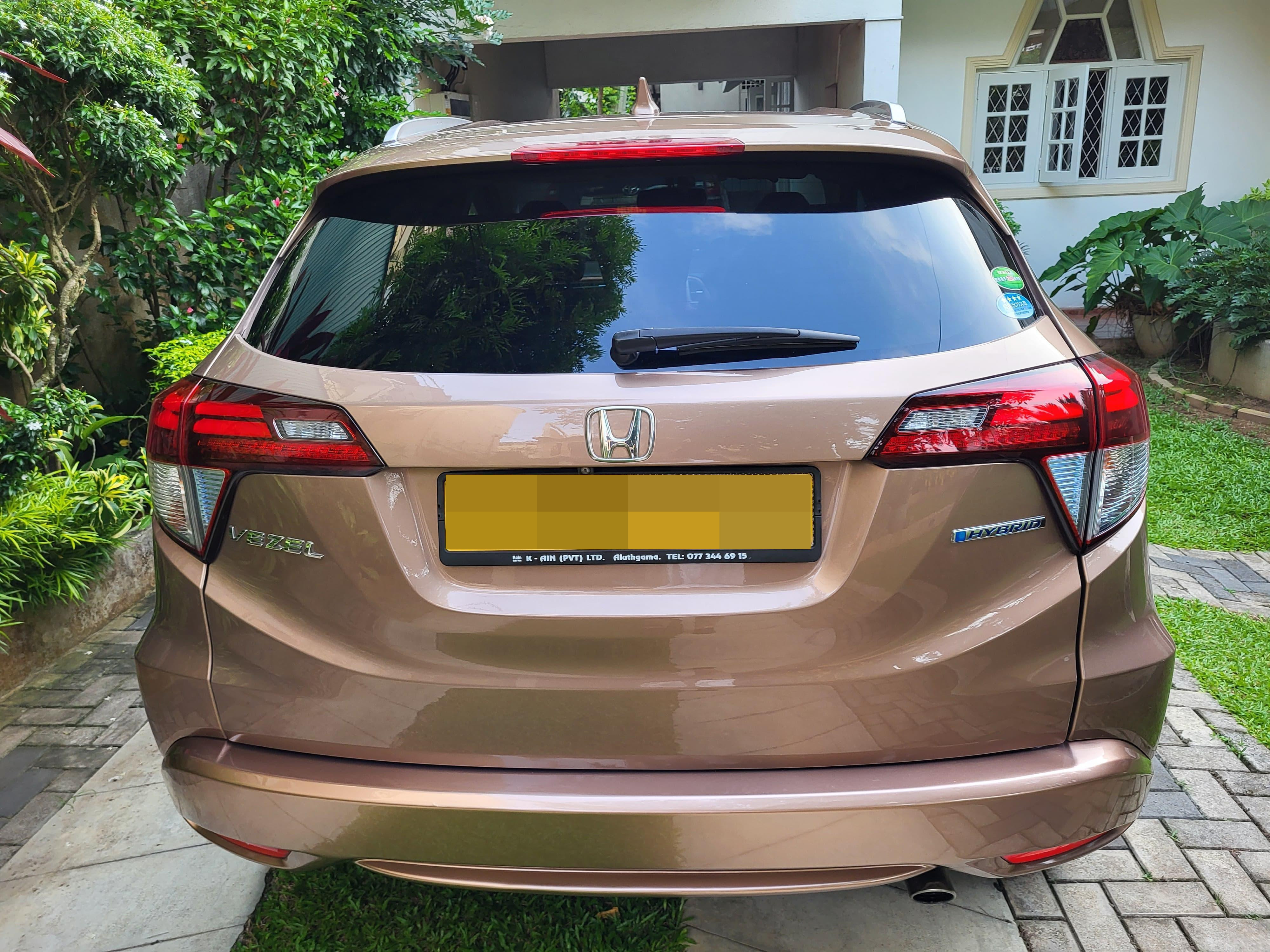 Honda Vezel 2016 - Used SUV sale in Sri Lanka - patpat.lk